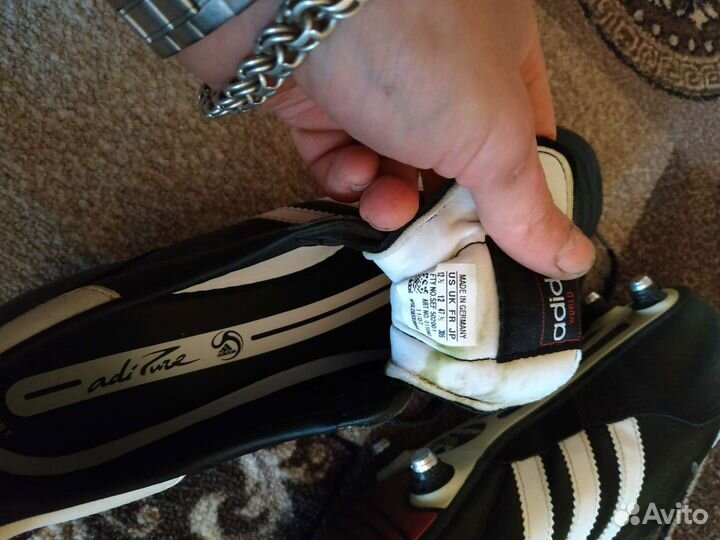 Футбольные бутсы adidas