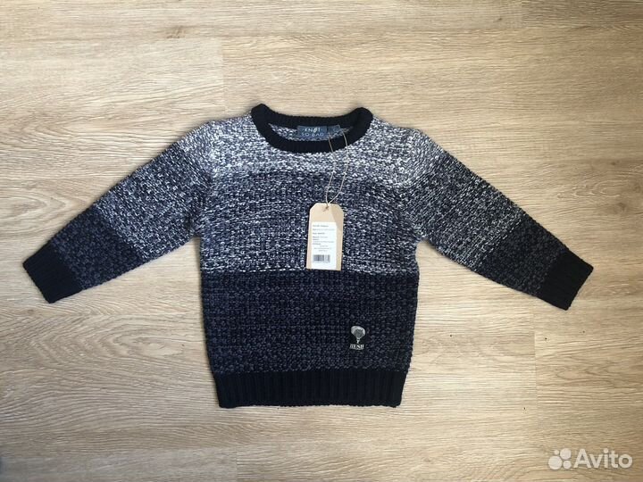 Свитер новый