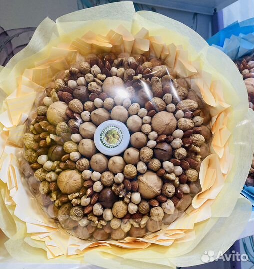 Подарки из шоколада орехов сухофруктов