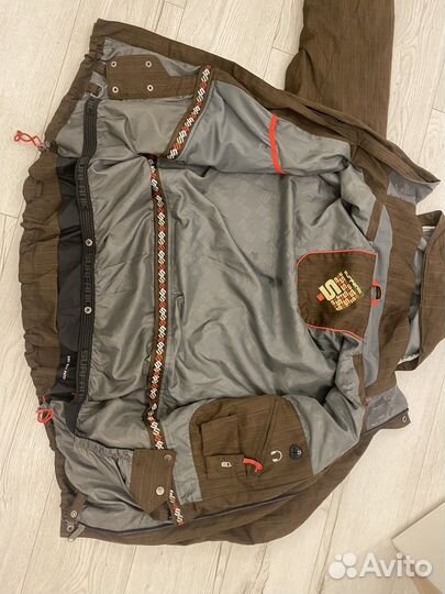 Сноубордическая куртка surfanic
