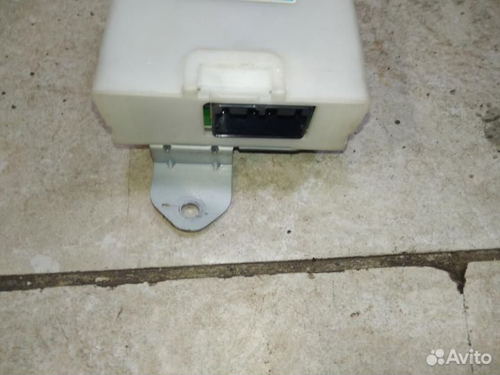 Блок управления подвеской Mitsubishi Grandis NA4W