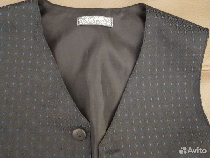 Костюм на мальчика 104-110 р-р