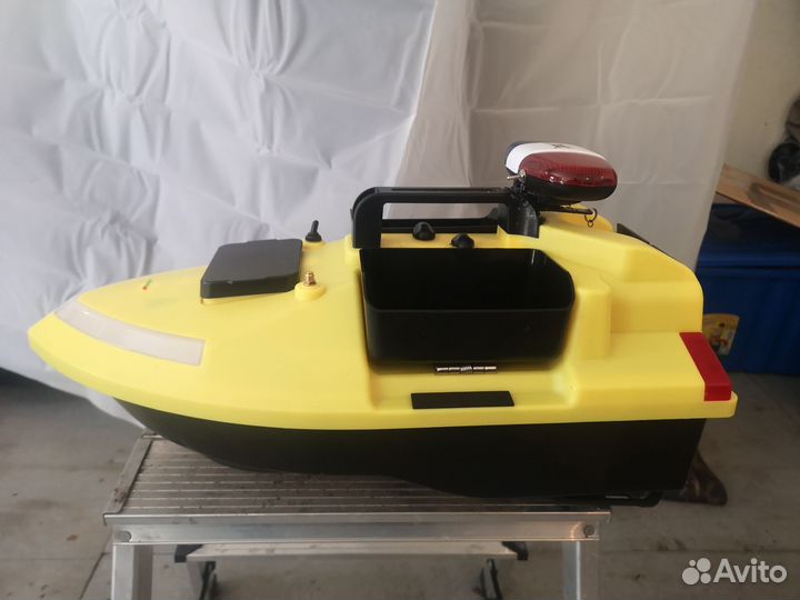 Прикормочный кораблик GPS на 40 точек + эхолот