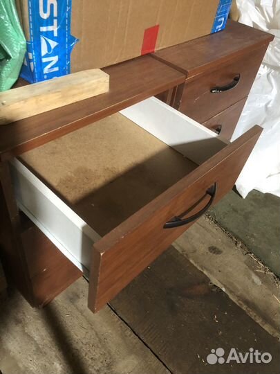 Тумбочка