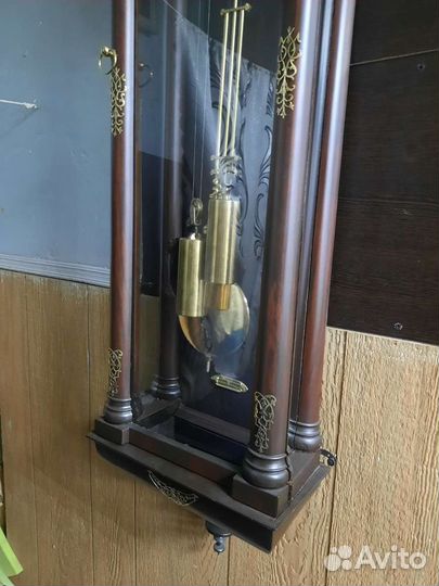 Старинные настенные антикварные часы с боем