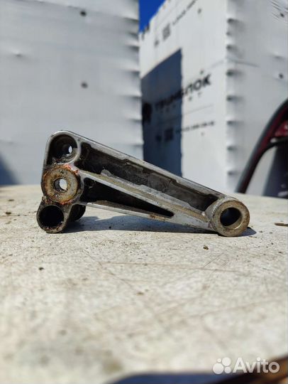 Кронштейн ролика Грм opel omega b