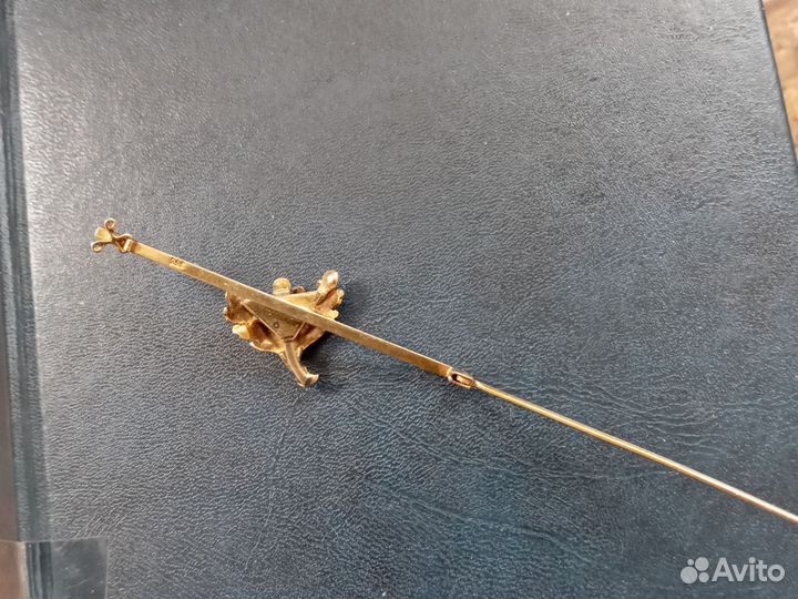 Брошь дубовые листочки старинная