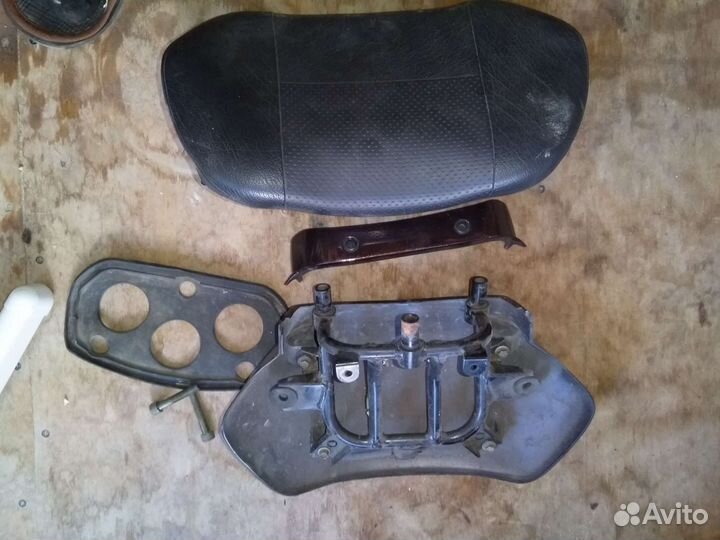 Спинка для макси скутера Suzuki SkyWave 650