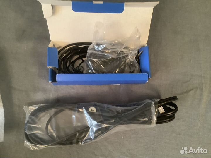 Sony PlayStation VR v.1+2 игры (Farpoint+Robinson)