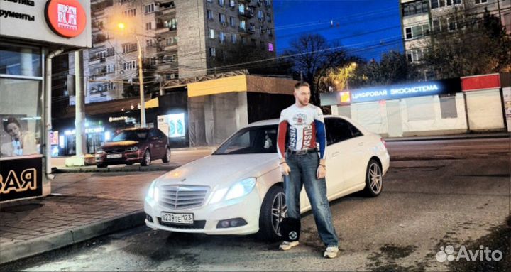 Водитель на своем авто