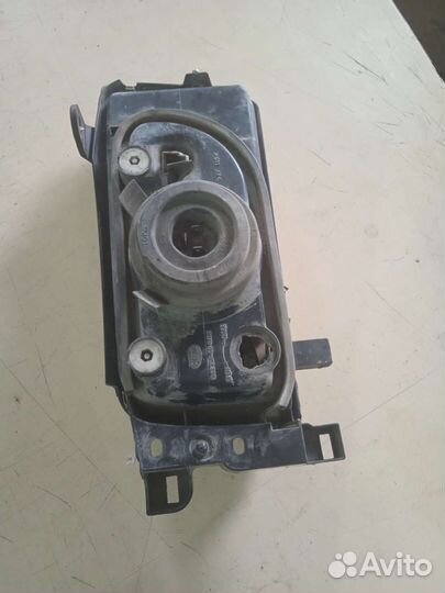 Фара правая Nissan Terrano 2 Ниссан Террано 2