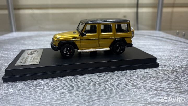 Коллекционная модель Mercedes Benz 1:64