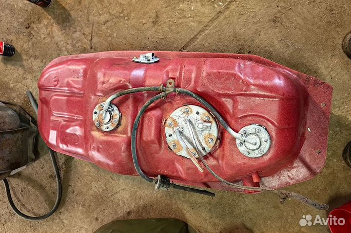 Бак топливный Montero sport 1