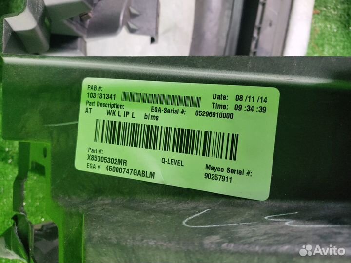 Торпедо Jeep Grand Cherokee WK2