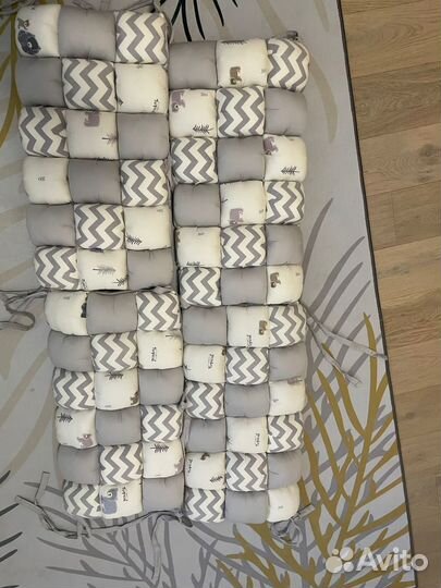 Бортики в детскую кроватку на завязках