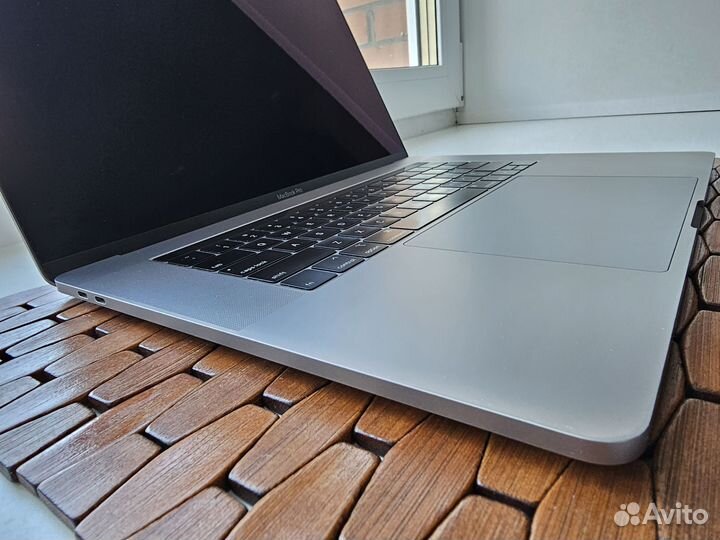 Apple Macbook Pro 15 2018 i7