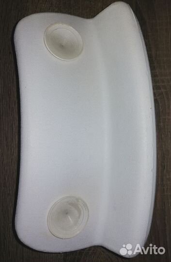 Подушка водостойкая нескользящая для ванны 25*13 с