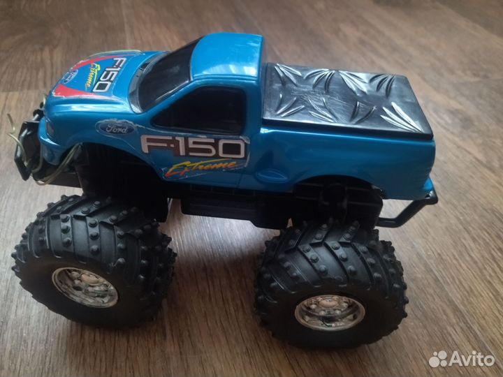 Машинка игрушка на радиоуправлении
