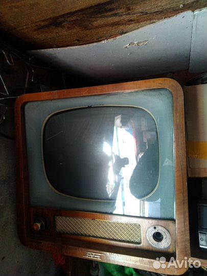 2 телевизора раритет