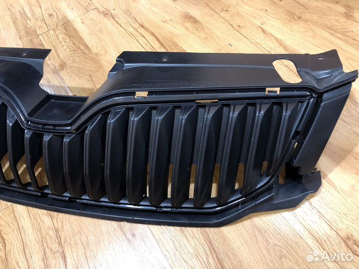 Решетка радиатора Skoda Octavia A7