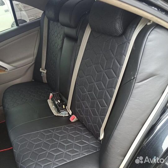 Чехлы на Тойота Камри