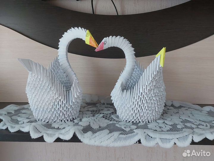 Лебеди пара