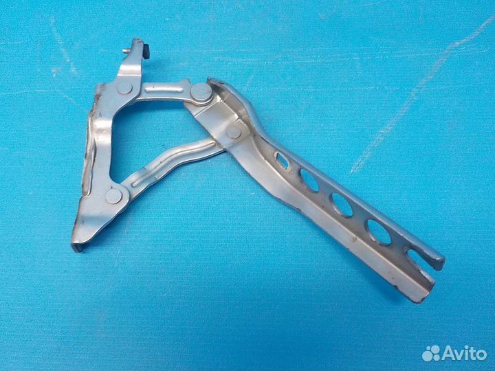 Петля капота левая skoda Octavia A5 (1Z) 2004-2013