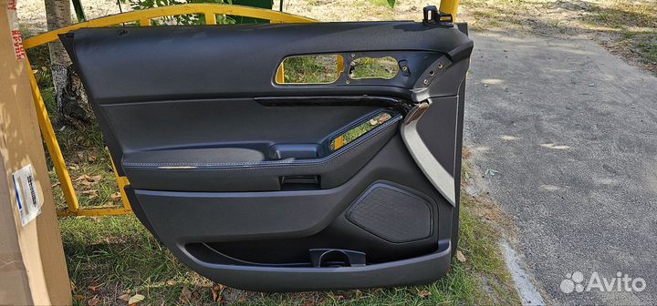 Дверная карта водительской двери Ford Explorer 5