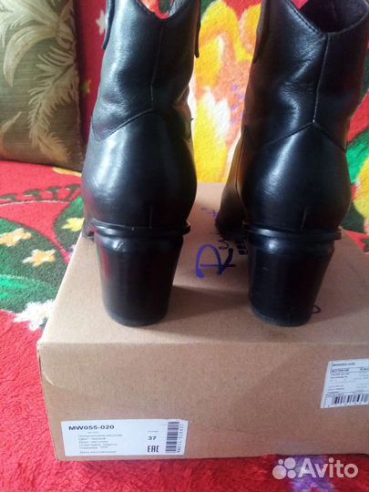 Ботинки женские 37 размер натуральная кожа б/у