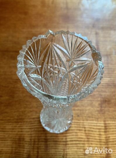 Хрустальная ваза для цветов