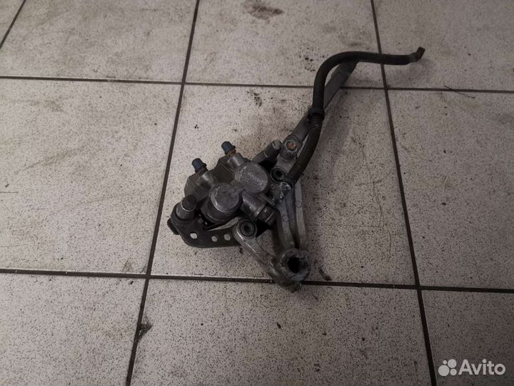 Суппорт задний Kawasaki ZZR 400 1