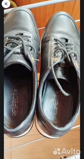 Кожаные кроссовки