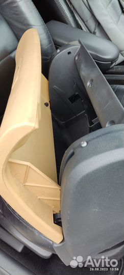 Бардачок бежевый от Шкода Октавия тур