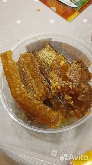 Мед в сотах