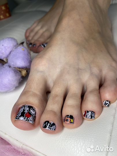 Маникюр педикюр