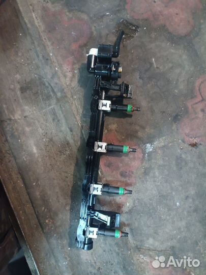 Топливная рампа Ford Focus II