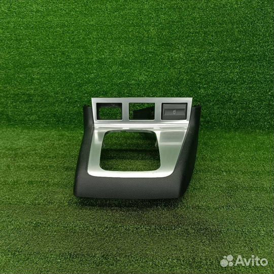 Рамка обрамление кулисы Ford Mondeo 3 рест. 2005