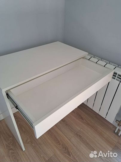 Туалетный или компьютерный столик