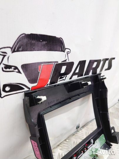 Рамка магнитолы Mitsubishi Outlander XL