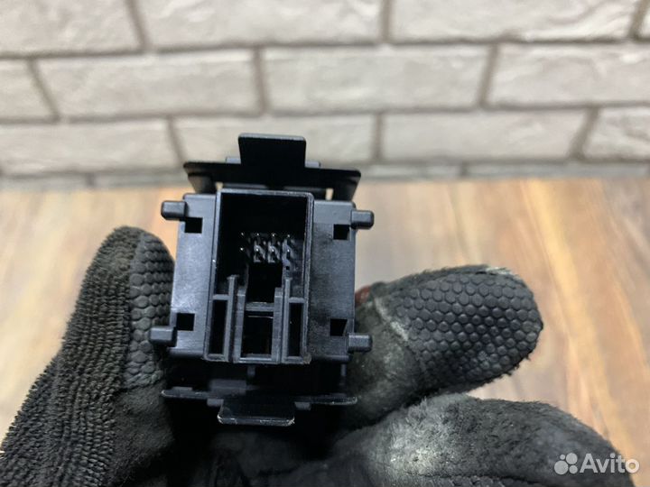 Skoda Yeti Кнопка корректора фар