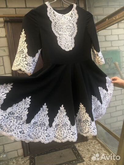 Продам школьное платье