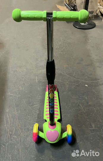 Самокат : музыка, свет. колёса в наличии