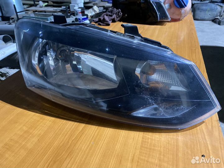 Фара правая Volkswagen Polo V (2009—2015)