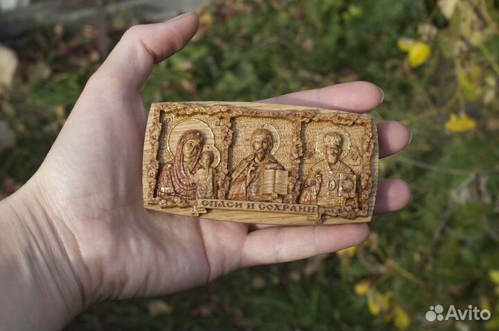 Резная икона в машину 