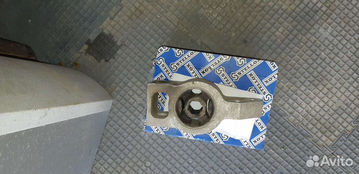 Саленблоки передних рычагов passat