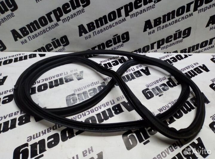 Уплотнительная резинка багажника Volkswagen Passat