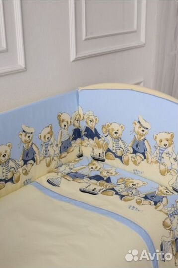 Комплект в детскую кроватку(одеяло, подушка, борти