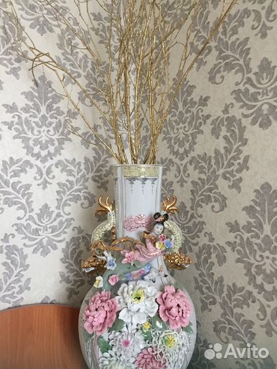 Ваза фарфоровая