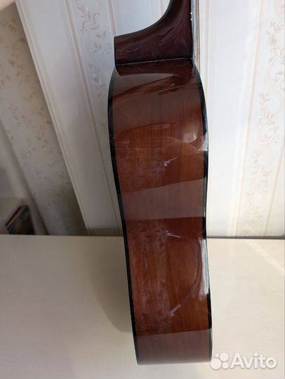 Акустическая гитара