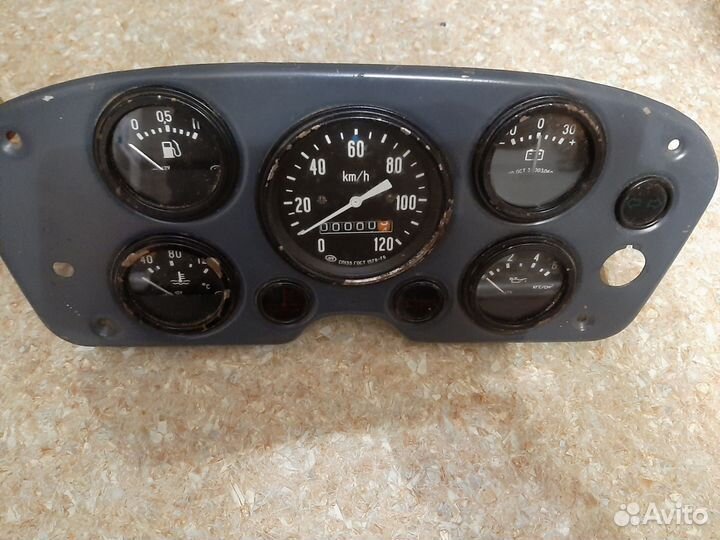 Приборная панель